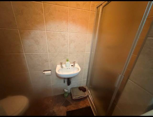 4 BEDROOM HOUSE FOR SALE IN GHOLFSIG